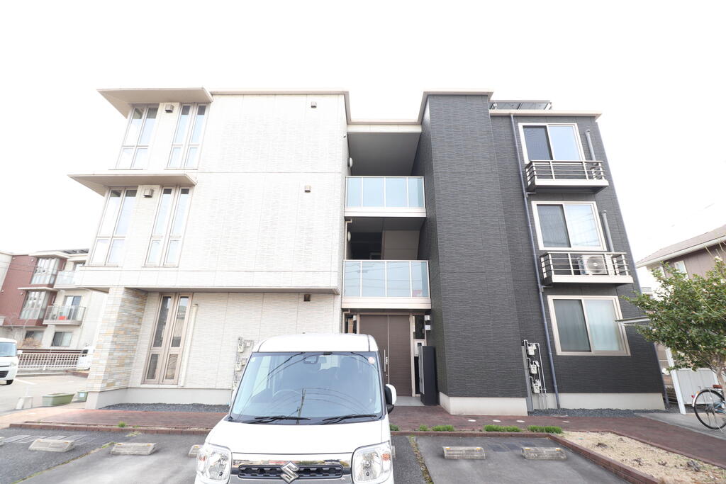 建物外観　オシャレな外観です♪