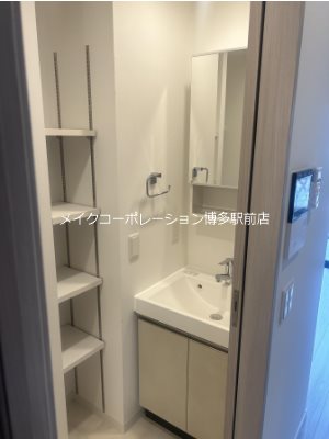 洗面設備　※入居中の為別部屋写真使用現状優先
