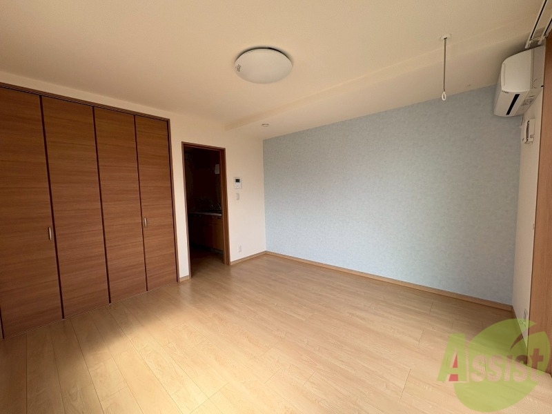 居室・リビング　リビングは８帖と広々した空間となっております。