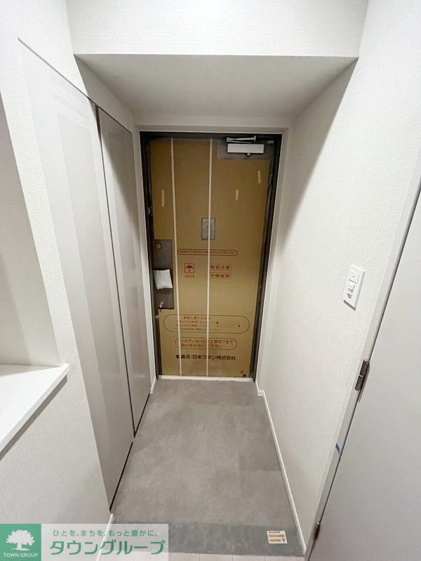 玄関　※偶数階と奇数階で色が異なります