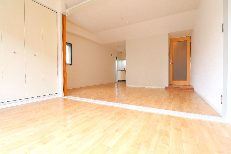 居室・リビング　朝日を浴びることのできるお部屋、体内時計もしっかりまわります