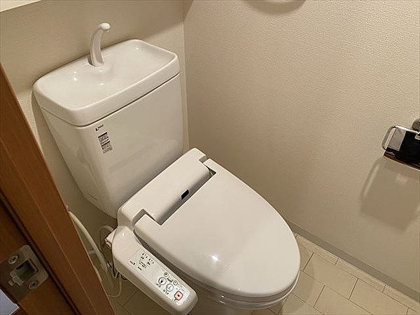 トイレ　※反転タイプの写真を使用しています。