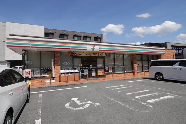 コンビニ　セブン－イレブン　熊本本荘５丁目店（コンビニ）まで260m