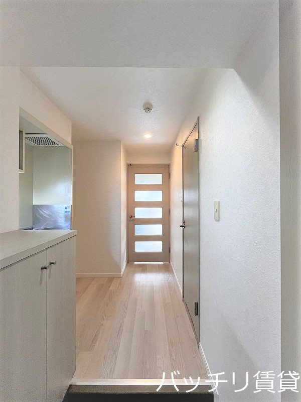 玄関　画像は同シリーズタイプの為、現状優先になります。