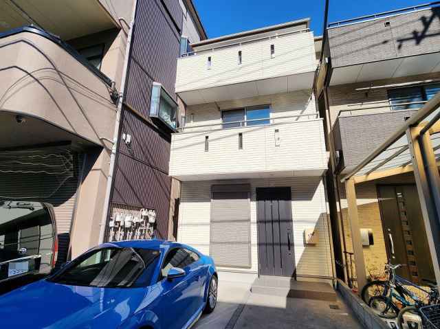 建物外観　駐車場付　ペット相談可