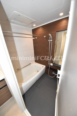 バス・シャワールーム　綺麗で機能性ありバス！