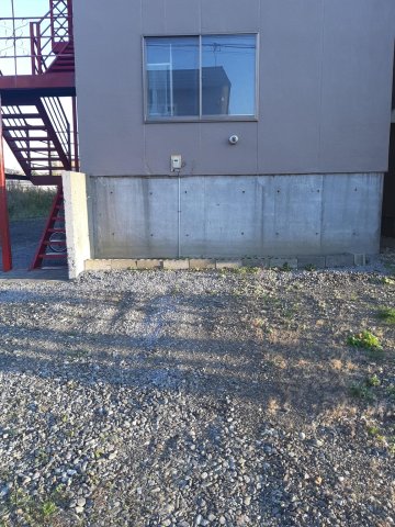 駐車場　建物前の駐車場(無料)