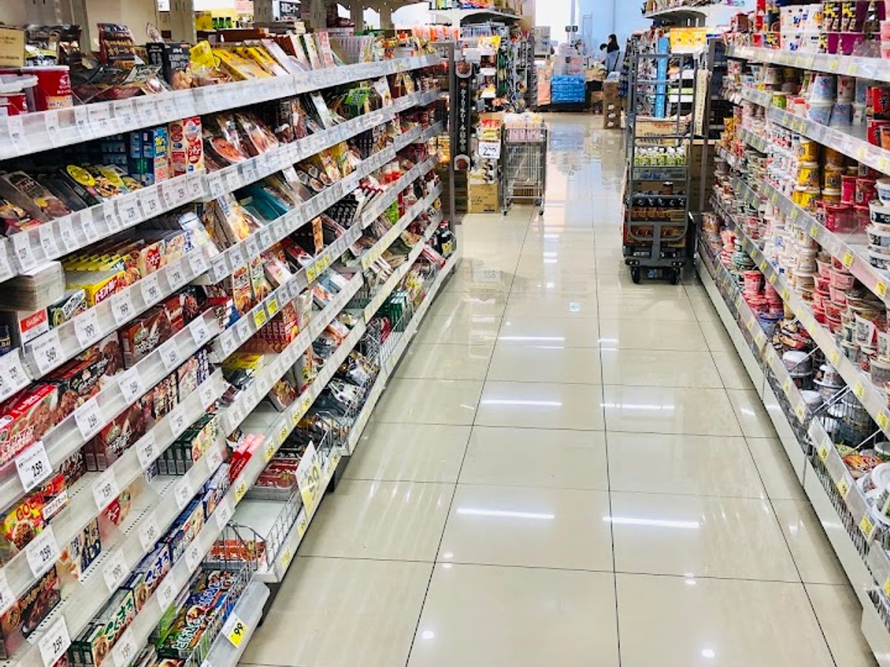 スーパー　ベルクス 西新井西店（スーパー）まで100m