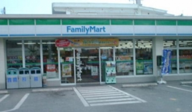 コンビニ　ファミリーマート綾瀬落合北店（コンビニ）まで277m