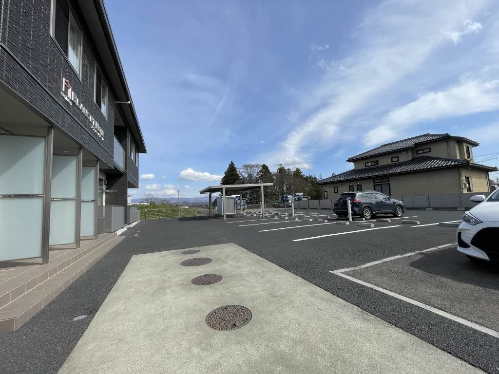 駐車場　駐車場