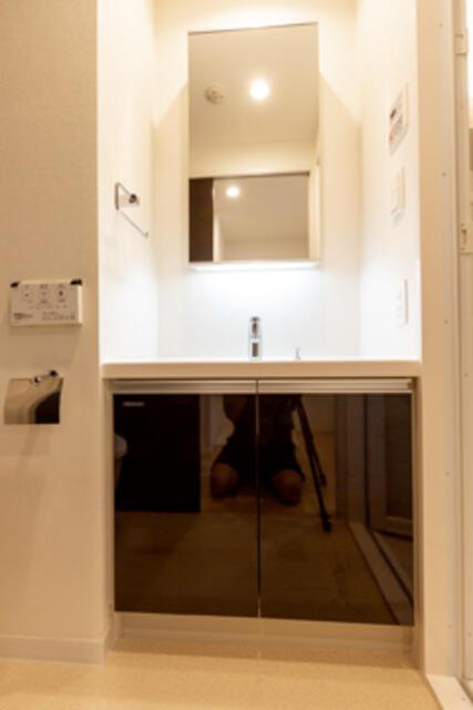 洗面設備　※写真は同タイプ住戸です。?