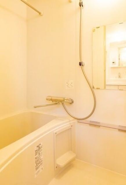 バス・シャワールーム　建築中の為、同シリーズの参考写真