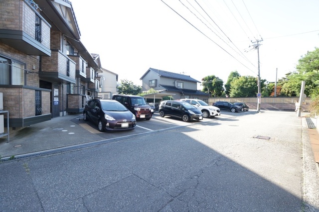 駐車場　駐車場