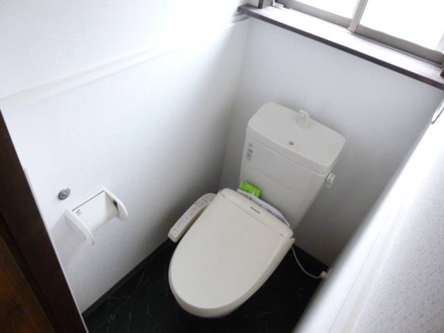 トイレ　温水洗浄便座