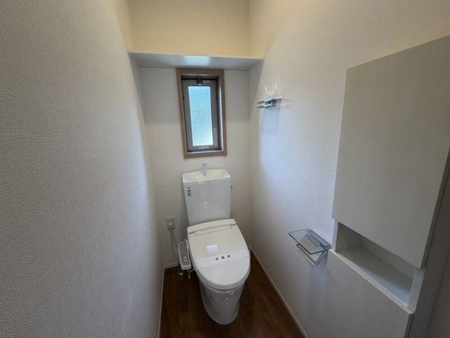能勢電鉄妙見線 鶯の森駅 徒歩13分 1階建 築8年のトイレ写真