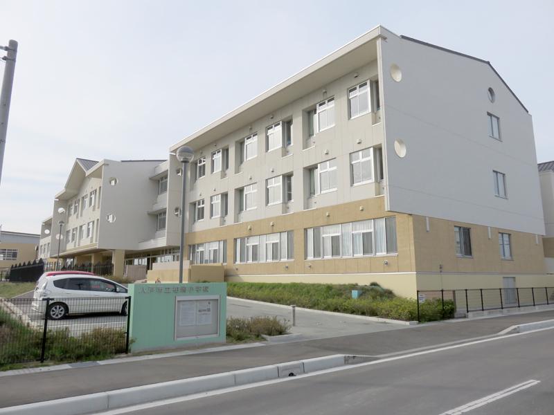 小学校　柏崎小学校（小学校）まで1900m