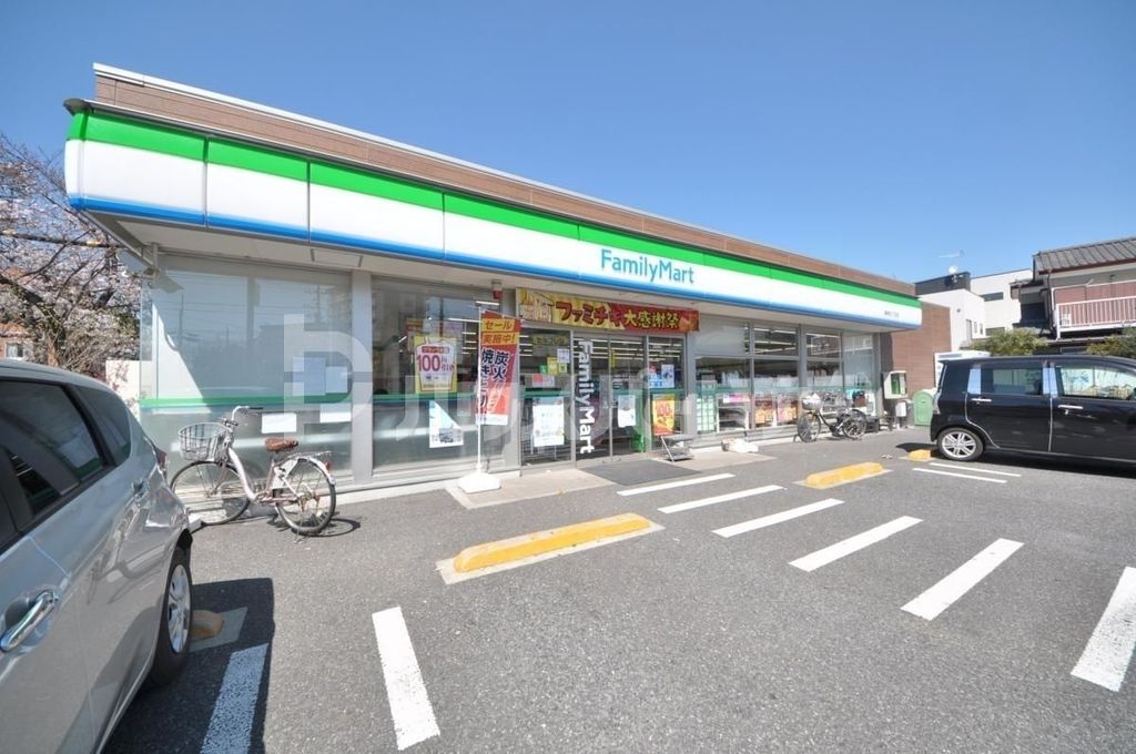 コンビニ　ファミリーマート篠崎町三丁目店（コンビニ）まで90m