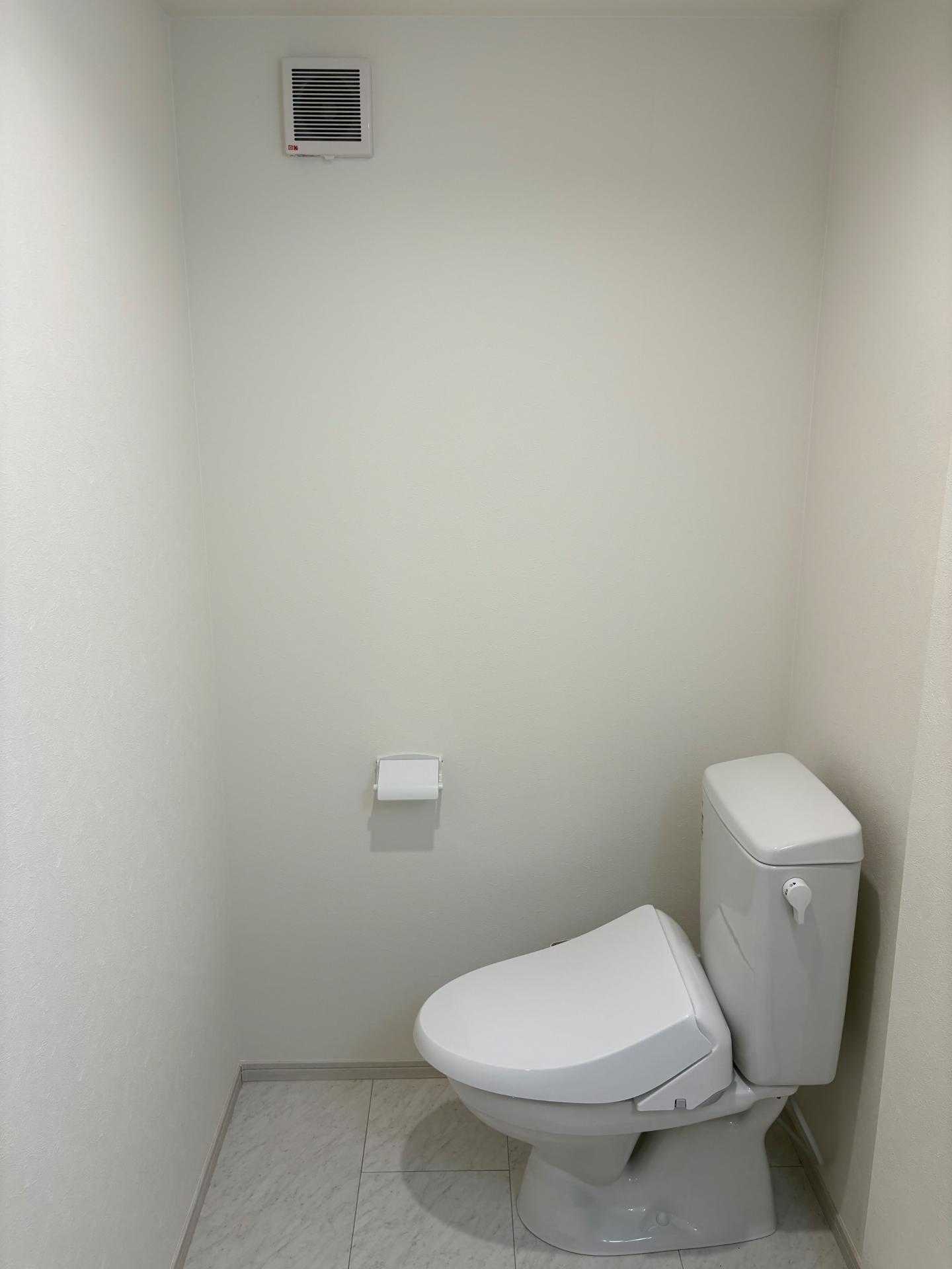 トイレ　清潔感に溢れた綺麗なトイレスペース