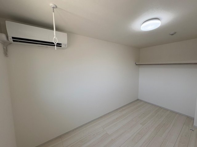 その他　便利な室内物干しや収納で快適です