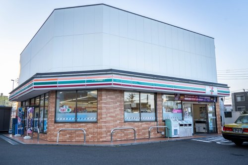 コンビニ　セブンイレブン 足立千住曙町店（コンビニ）まで550m