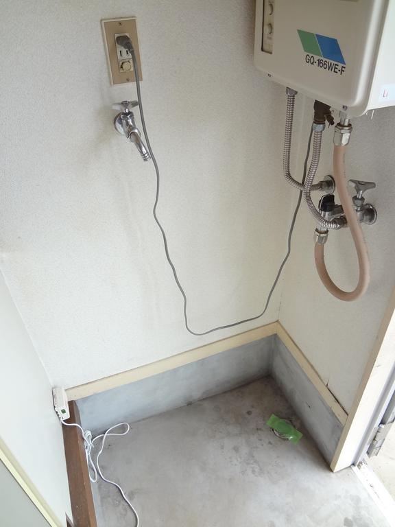 玄関　洗濯機置場（玄関部）