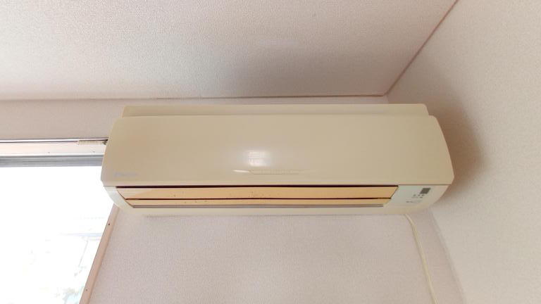 その他設備　エアコン付（入居前に新品へ交換予定）