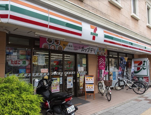 コンビニ　セブンイレブン板橋大谷口上町店（コンビニ）まで219m
