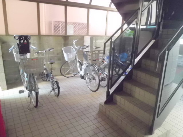 その他共有部分　屋根付き自転車置場