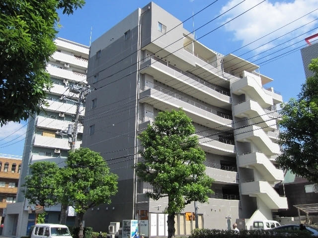 建物外観　タイル貼りのきれいな外観！