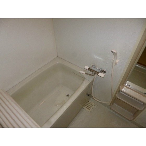 バス・シャワールーム　同じ間取りの違うお部屋です。
