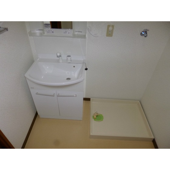 洗面設備　同じ間取りの違うお部屋です。
