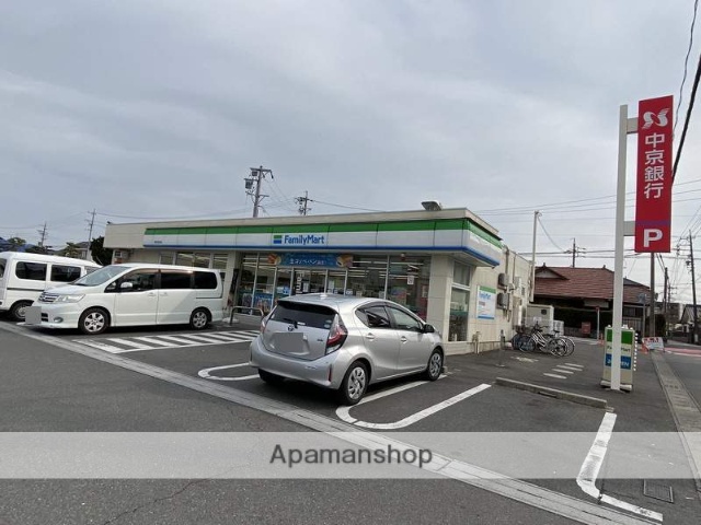 コンビニ　ファミリーマート稲沢前田店（コンビニ）まで497m