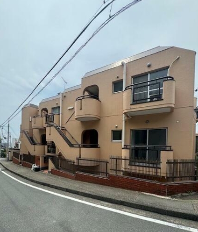 建物外観　閑静な住宅街☆二面採光で使い易い2LDK☆