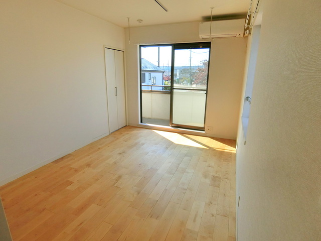 居室・リビング　※別部屋参考写真