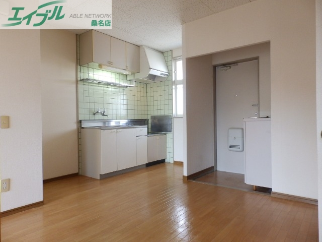 居室・リビング　同型参考写真