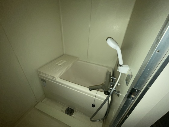 バス・シャワールーム　※別部屋の写真です