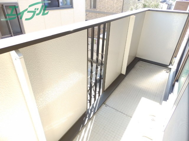バルコニー　同タイプの部屋写真です。