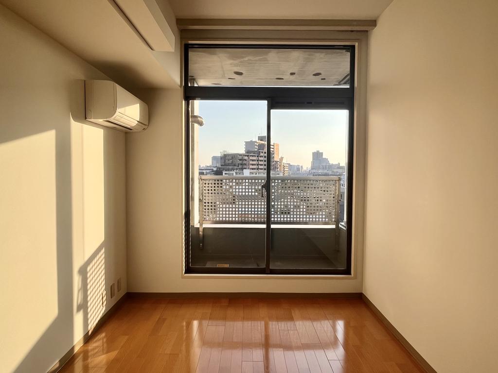 その他部屋・スペース　各洋室にエアコン完備