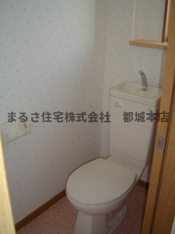 トイレ　落ち着いたトイレです