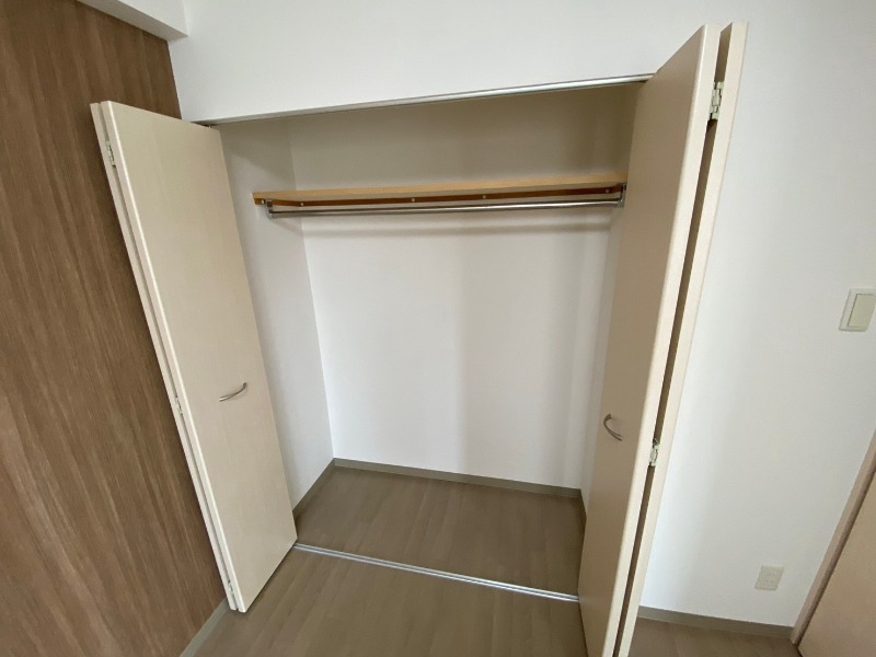 収納　寝室の収納です。部屋がすっきり片付きます。