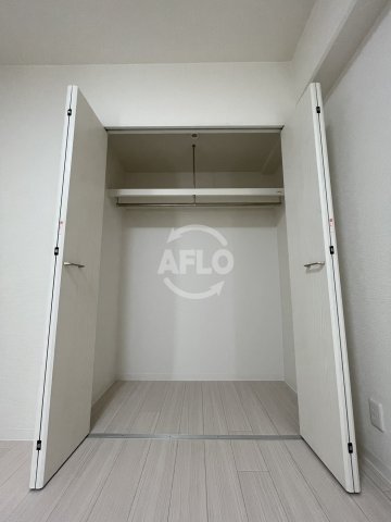 収納　ガーデンハイツ江戸堀　ウォークインクローゼット