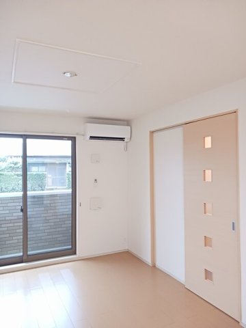 居室・リビング　ゆったりとした居間です