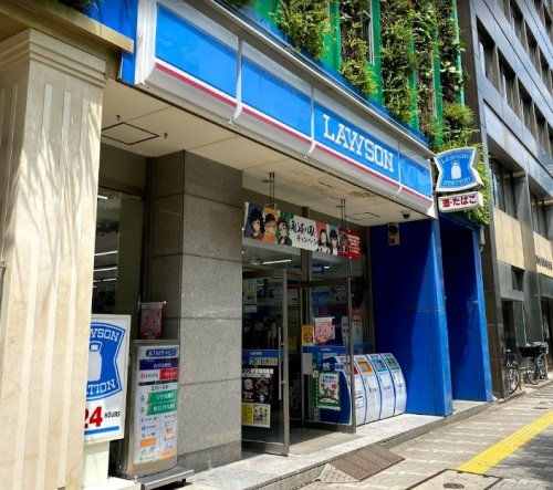 コンビニ　ローソン 新宿靖国通店（コンビニ）まで534m