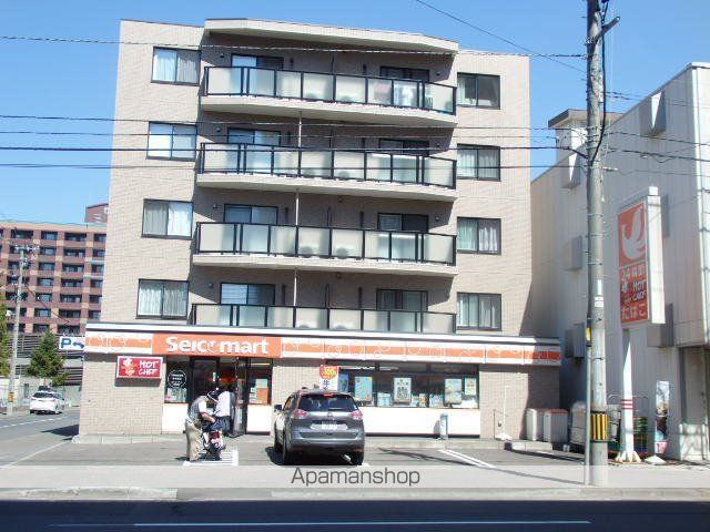 コンビニ　セイコーマート（コンビニ）まで357m
