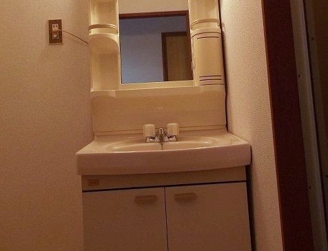 洗面設備　コンパクトで使いやすい洗面所