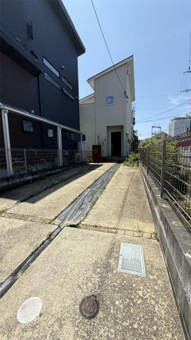 駐車場　駐車場に車を止められます
