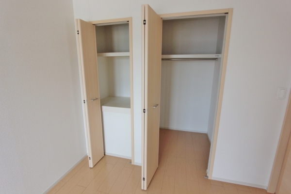 収納　同間取202内観・南側洋室収納
