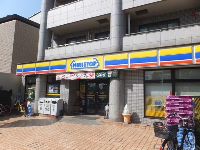 コンビニ　ミニストップ（コンビニ）まで261m