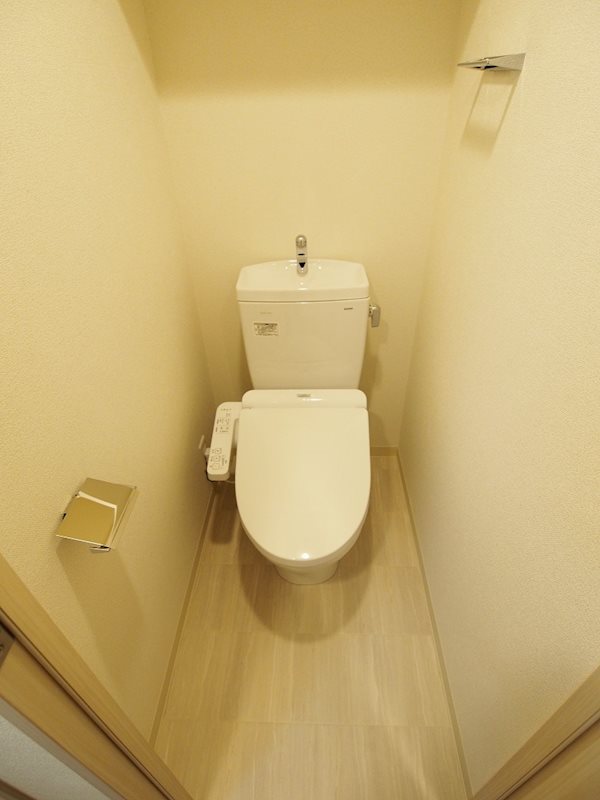 トイレ　同施工会社の同仕様写真です。