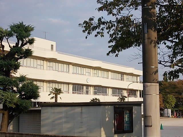 小学校　葉鹿小学校（小学校）まで550m